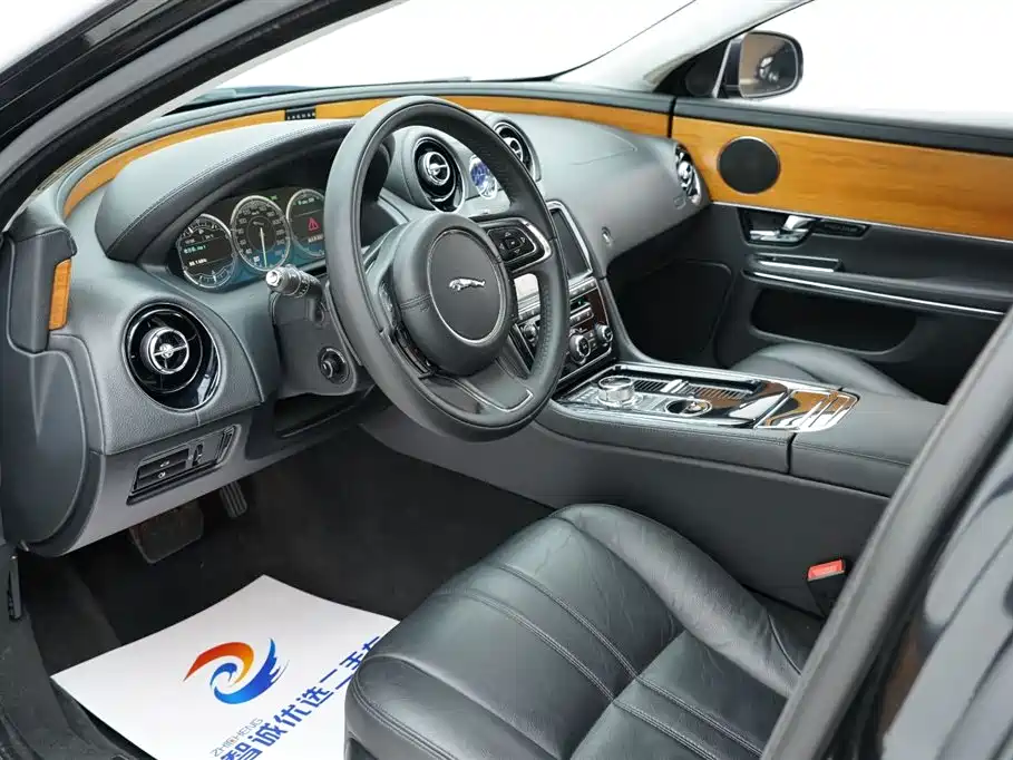 Jaguar XJ 2013 XJL 2.0T Elegant Business Edition
