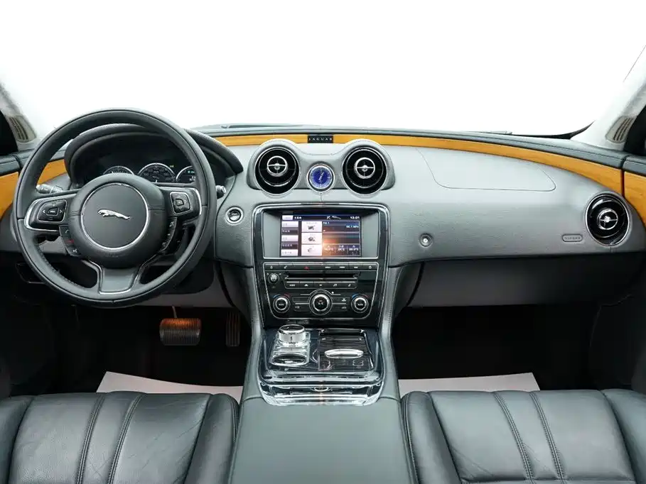 Jaguar XJ 2013 XJL 2.0T Elegant Business Edition