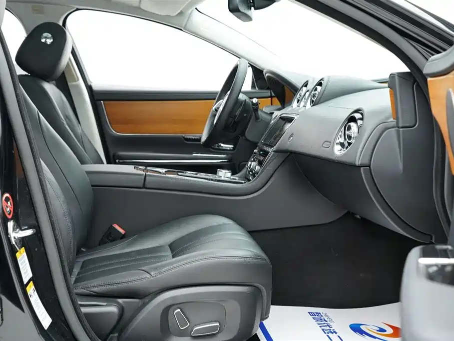 Jaguar XJ 2013 XJL 2.0T Elegant Business Edition