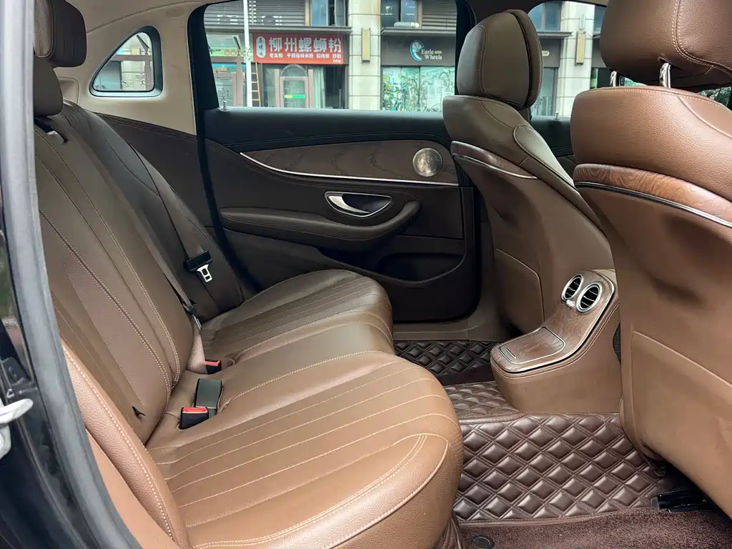 Mercedes-Benz E-Class 2022 E 260 L