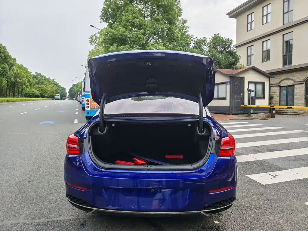Hongqi H5 2019 30TD Lingdong Edition