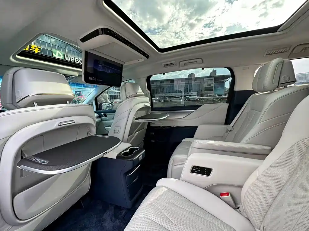Buick GL8 PHEV 2024 Avenir Luxury Edition 6-seater