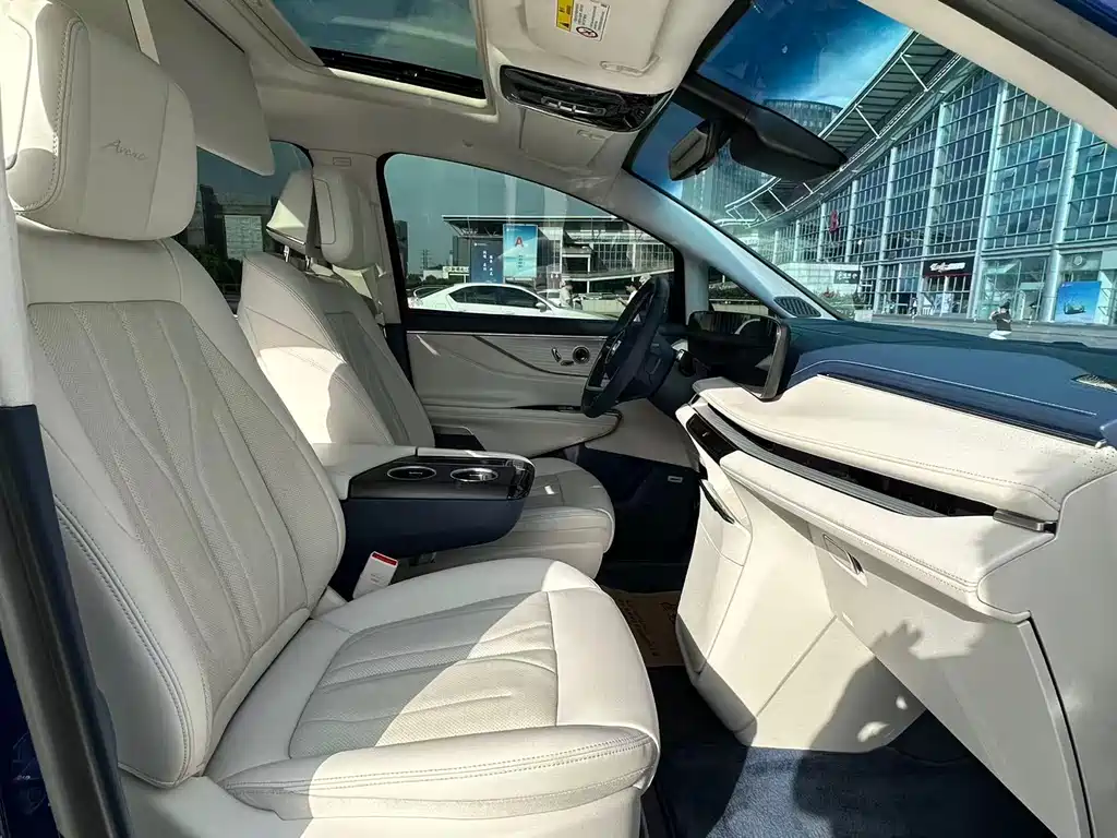 Buick GL8 PHEV 2024 Avenir Luxury Edition 6-seater