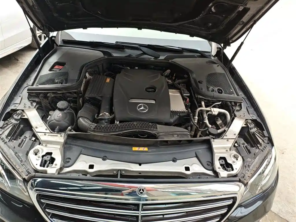 Mercedes-Benz E-Class 2019 E 300 L Fashion