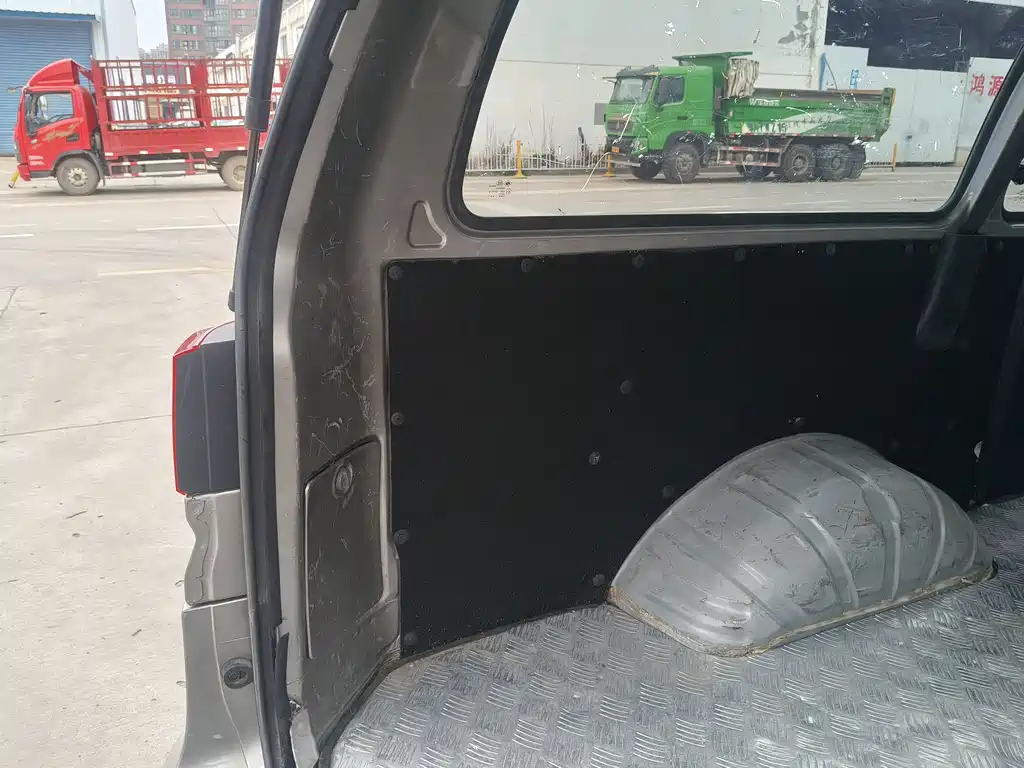 Dongfeng Lingzhi 2022 M5 1.6L Utility 5-seater