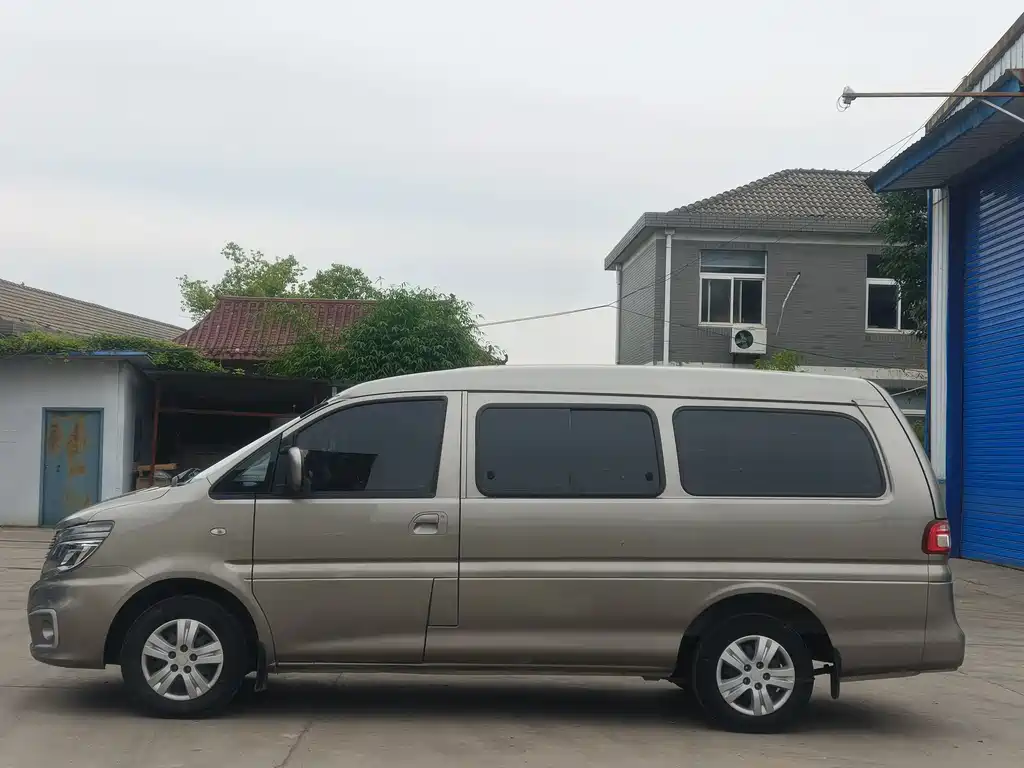 Dongfeng Lingzhi 2022 M5 1.6L Utility 5-seater