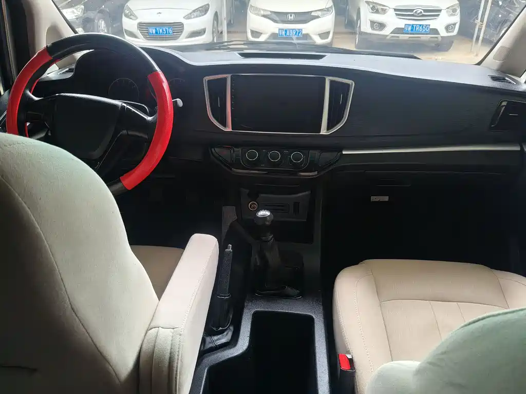 Dongfeng Lingzhi 2022 M5 1.6L Utility 5-seater