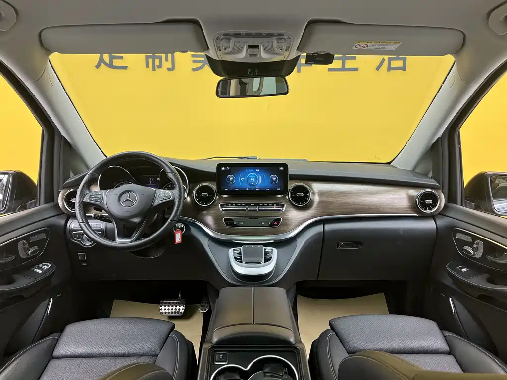 Mercedes-Benz V-Class 2022 V 260 Luxury Edition