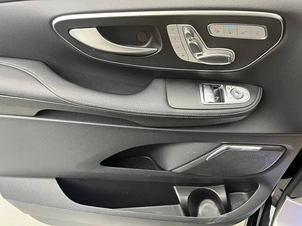 Mercedes-Benz V-Class 2022 V 260 Luxury Edition
