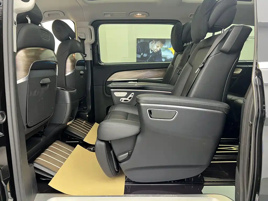 Mercedes-Benz V-Class 2022 V 260 Luxury Edition