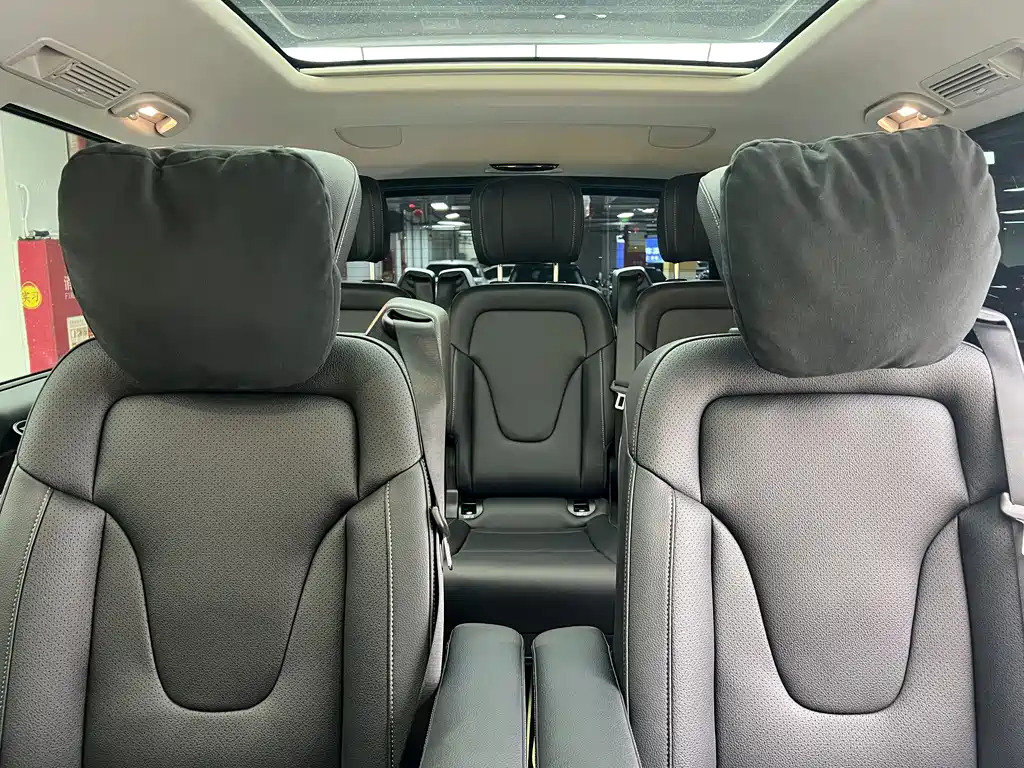 Mercedes-Benz V-Class 2022 V 260 Luxury Edition