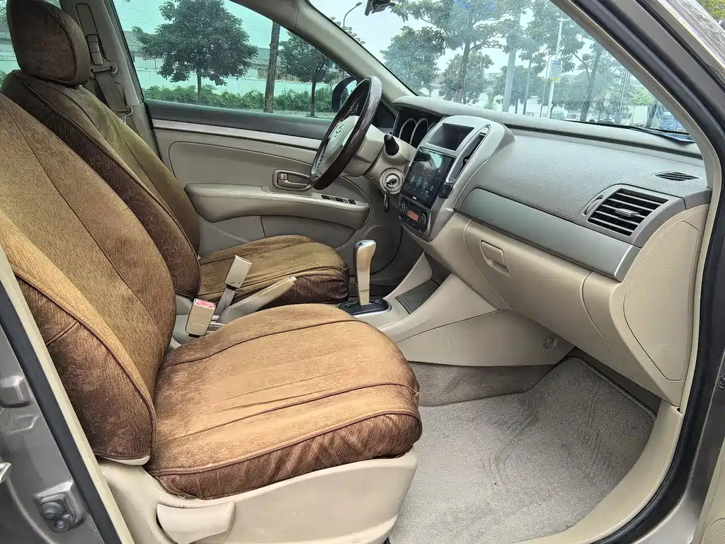 Nissan Sylphy 2016 Classic 1.6XE Automatic Leading Edition