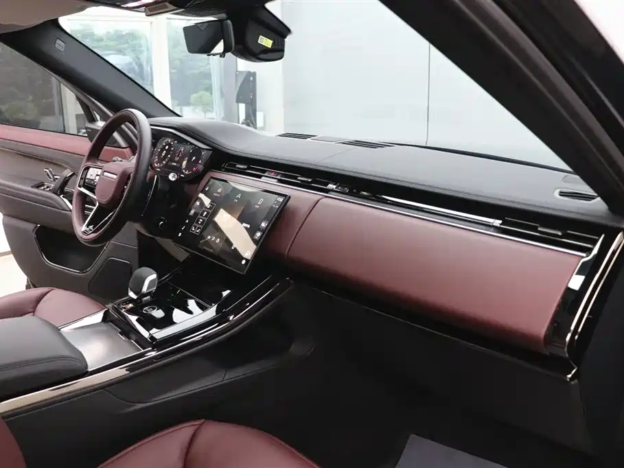 Range Rover Sport 2024 400PS Dynamic SE