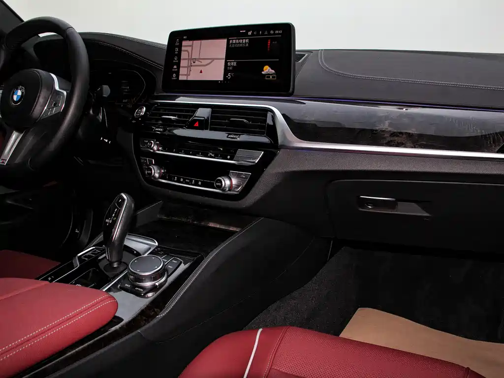BMW 5 Series 2022 Facelift II 525Li M Sport Package