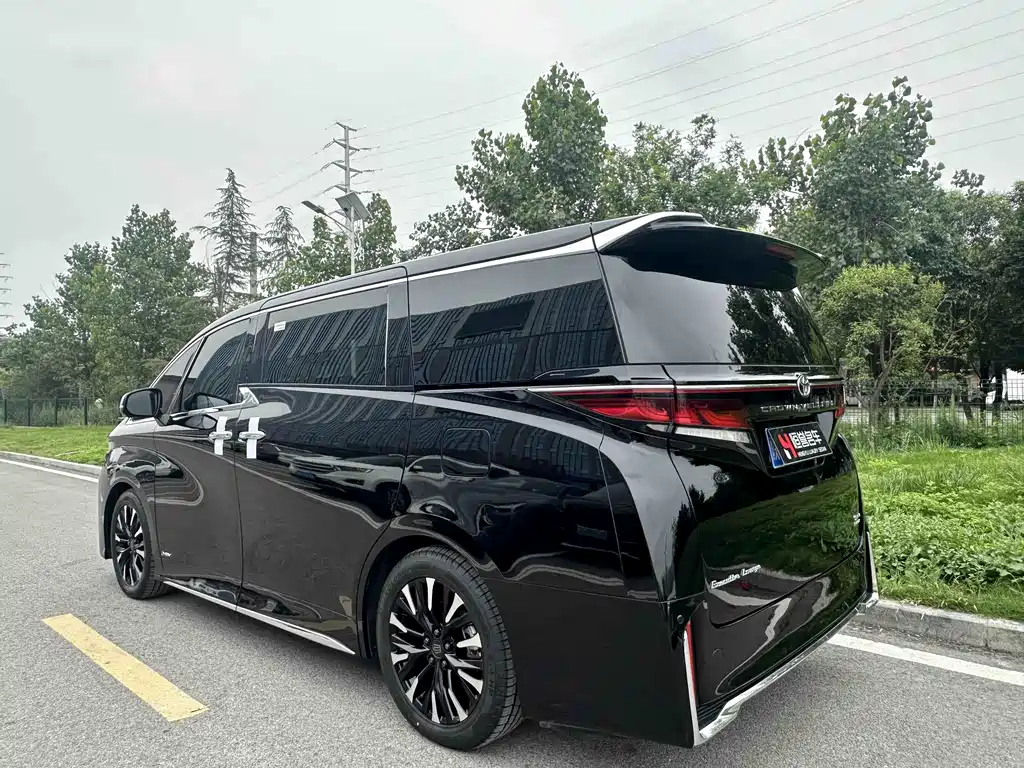 Toyota Vellfire 2024 Crown Hybrid 2.5L Supreme Executive Edition