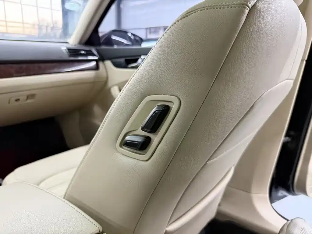 Volkswagen Passat 2011 1.8TSI DSG Yuzun Edition