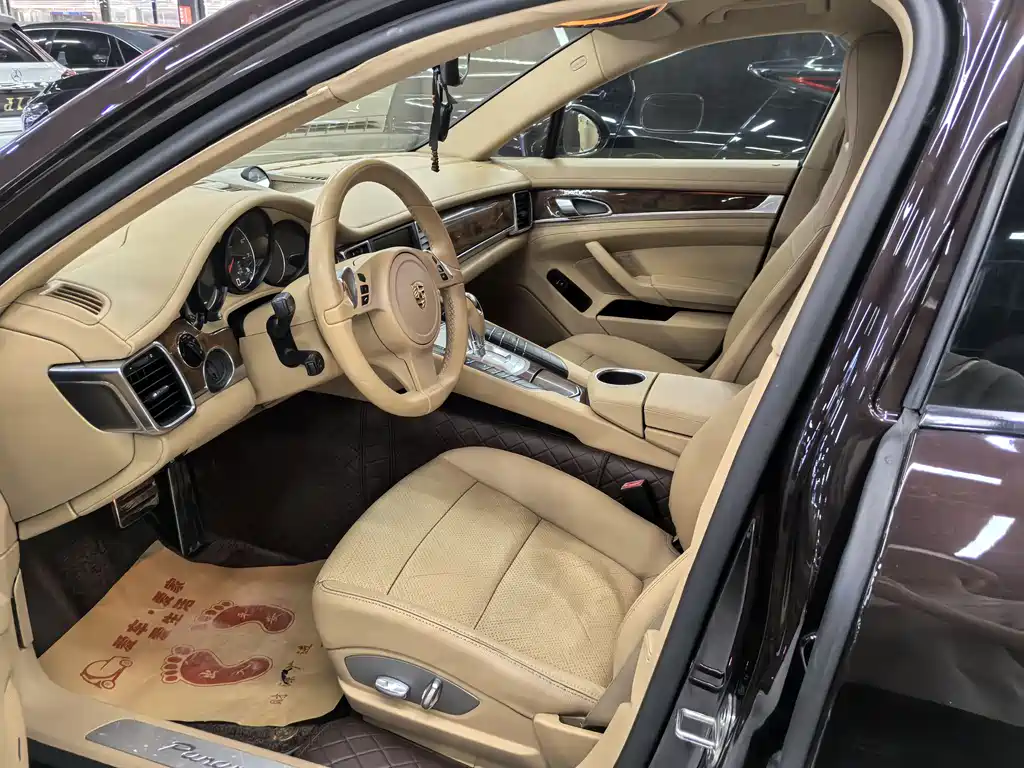 Porsche Panamera 2010 Panamera 4 3.6L