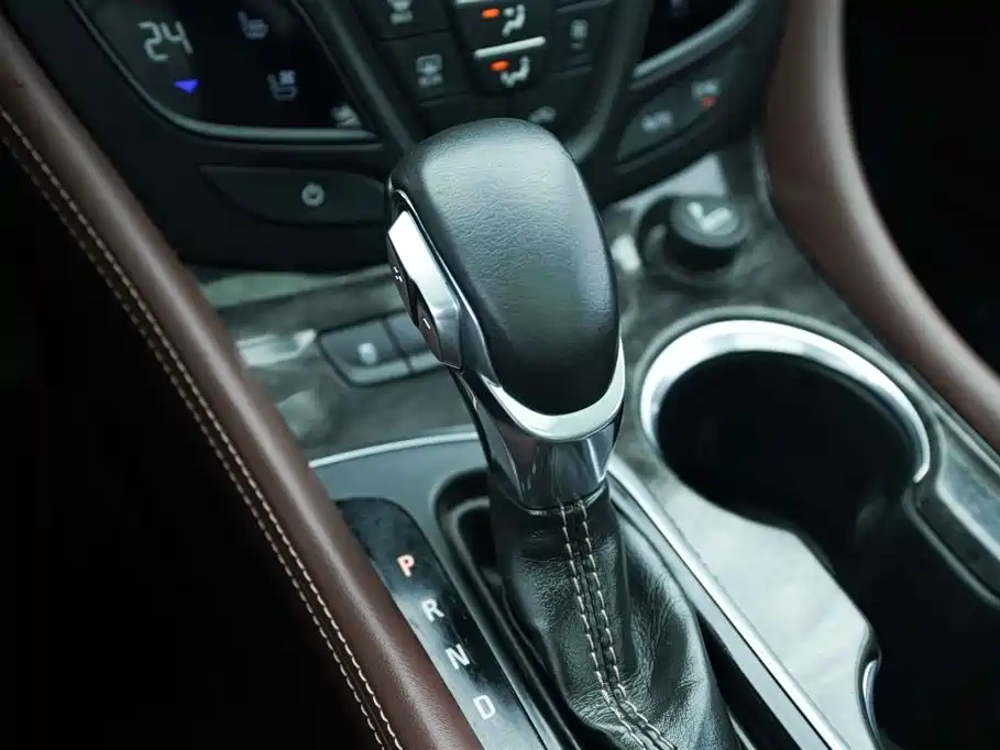 Avenir Plus 2016 28T 4WD Luxury Edition