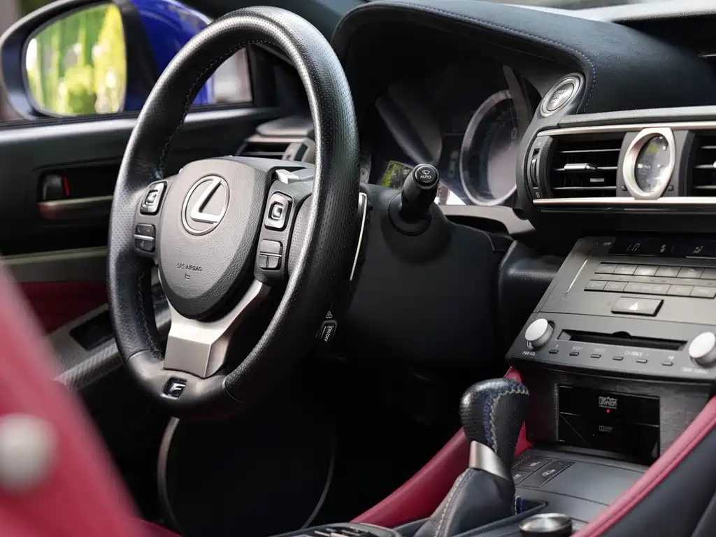 Lexus RC F 2015 F 5.0L Peak Edition