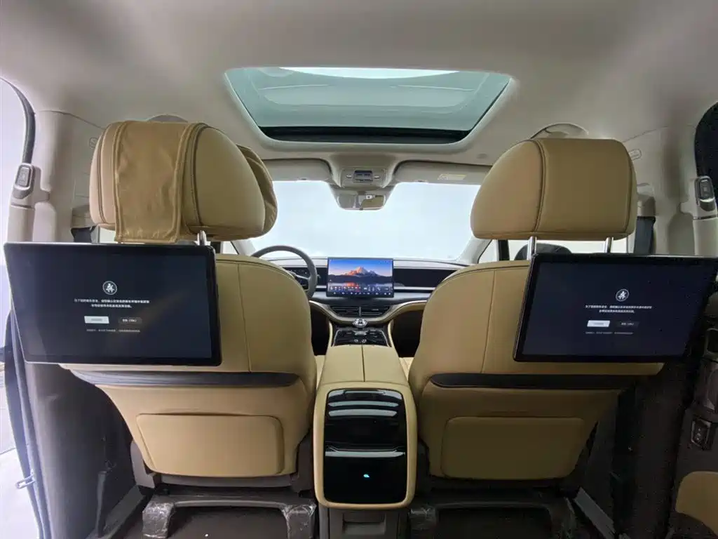Denza D9 2022 DM-i 970 AWD Zunrong Edition