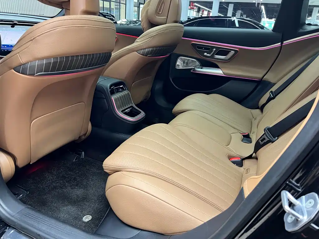 Mercedes-Benz E 300 L Luxury (2024 Facelift)