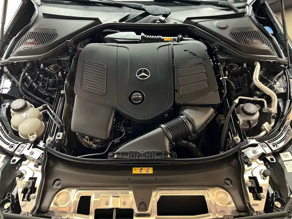 Mercedes-Benz E 300 L Luxury (2024 Facelift)