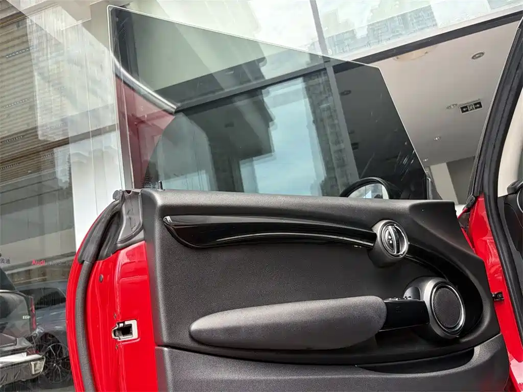 MINI Cooper Artist 2018 1.5T