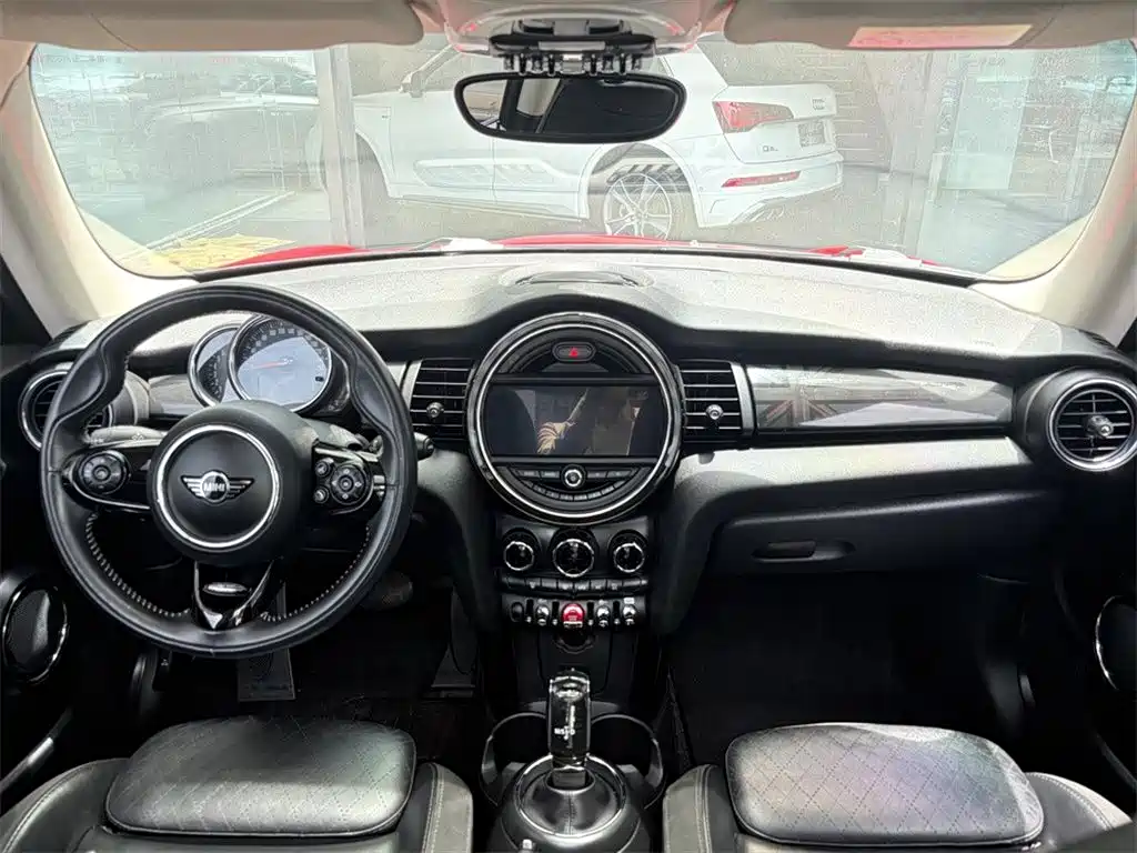 MINI Cooper Artist 2018 1.5T