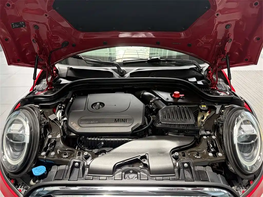 MINI Cooper Artist 2018 1.5T