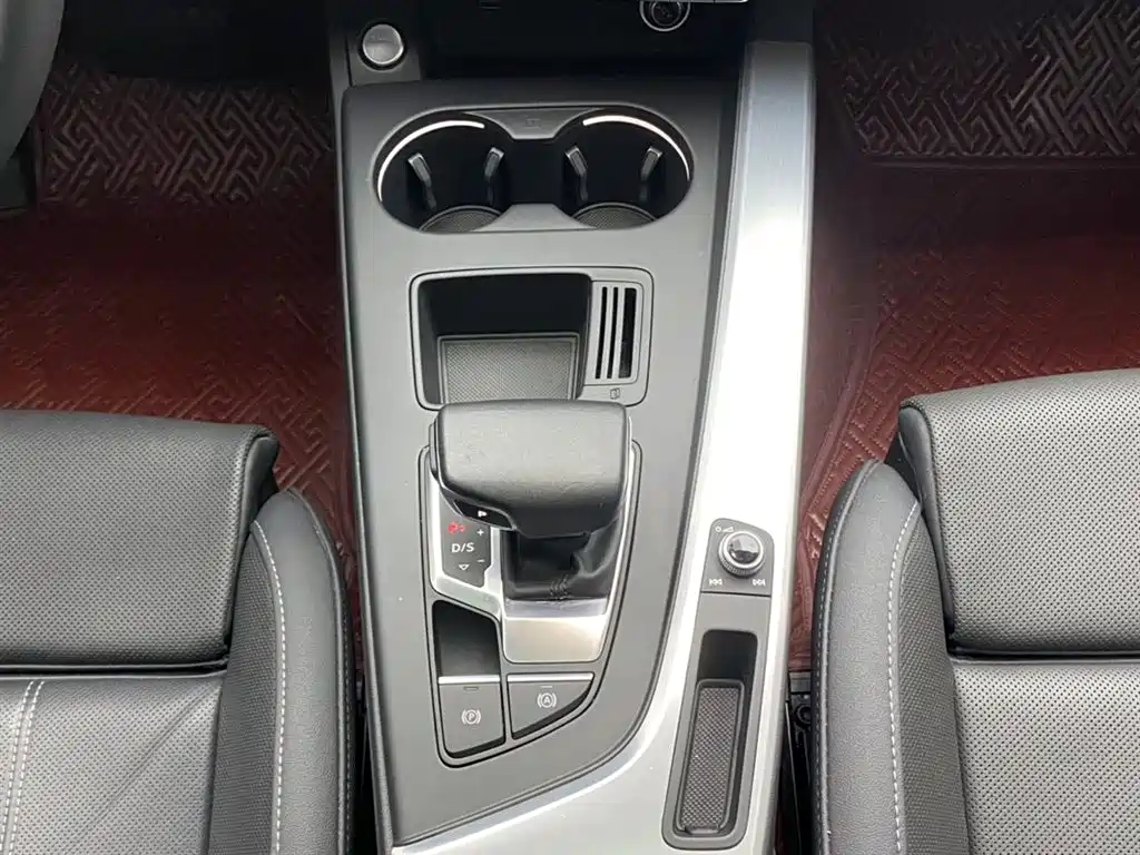 Audi A4L 2024 40 TFSI Fashion Dynamic