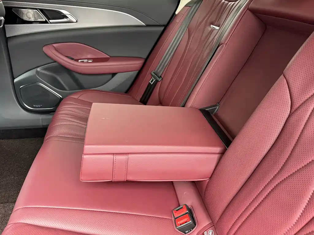 Hongqi H5 2024 2.0T Automatic Smart Connected Flagship Edition