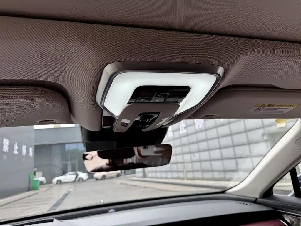 Hongqi H5 2024 2.0T Automatic Smart Connected Flagship Edition