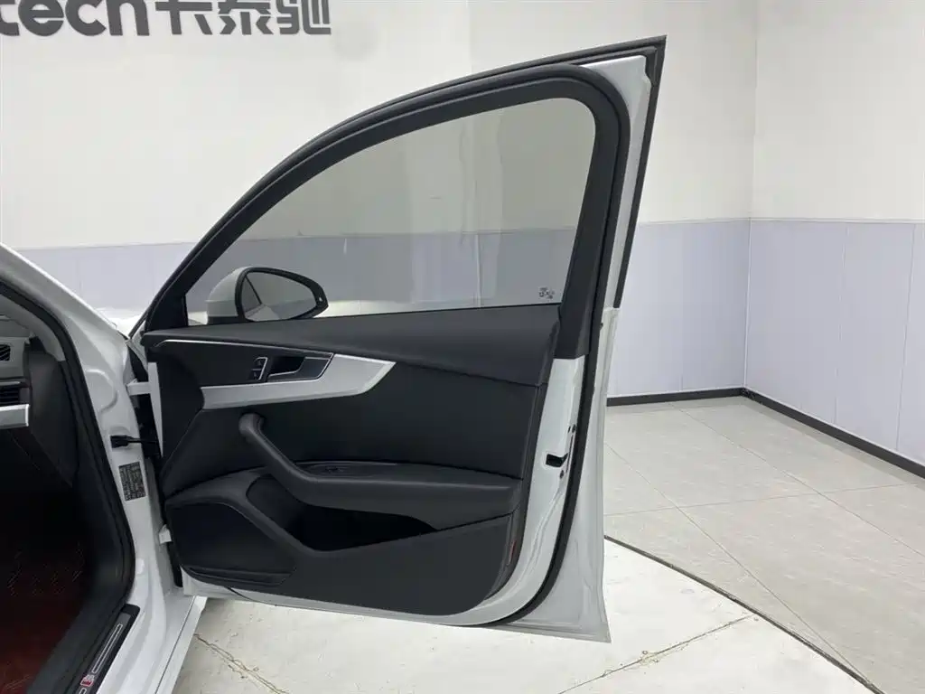 Audi A4L 2024 40 TFSI Fashion Dynamic