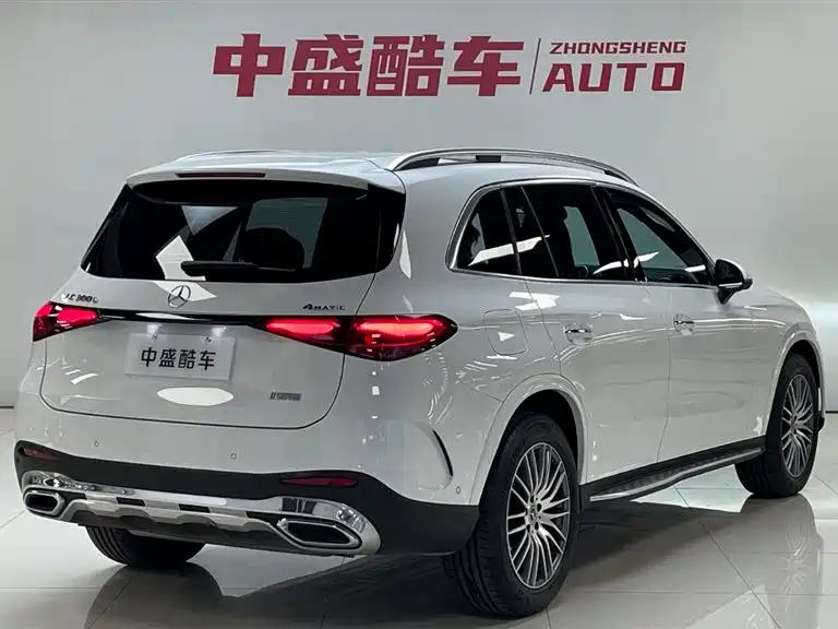 Mercedes-Benz GLC 300 L 4MATIC Dynamic Edition 5-Seater (2023 Facelift)