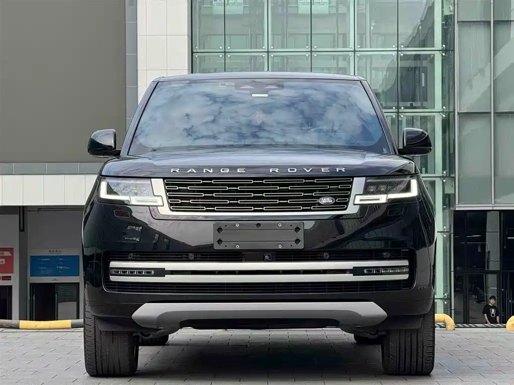 Land Rover Range Rover 2023 3.0 L6 360PS Vogue Edition