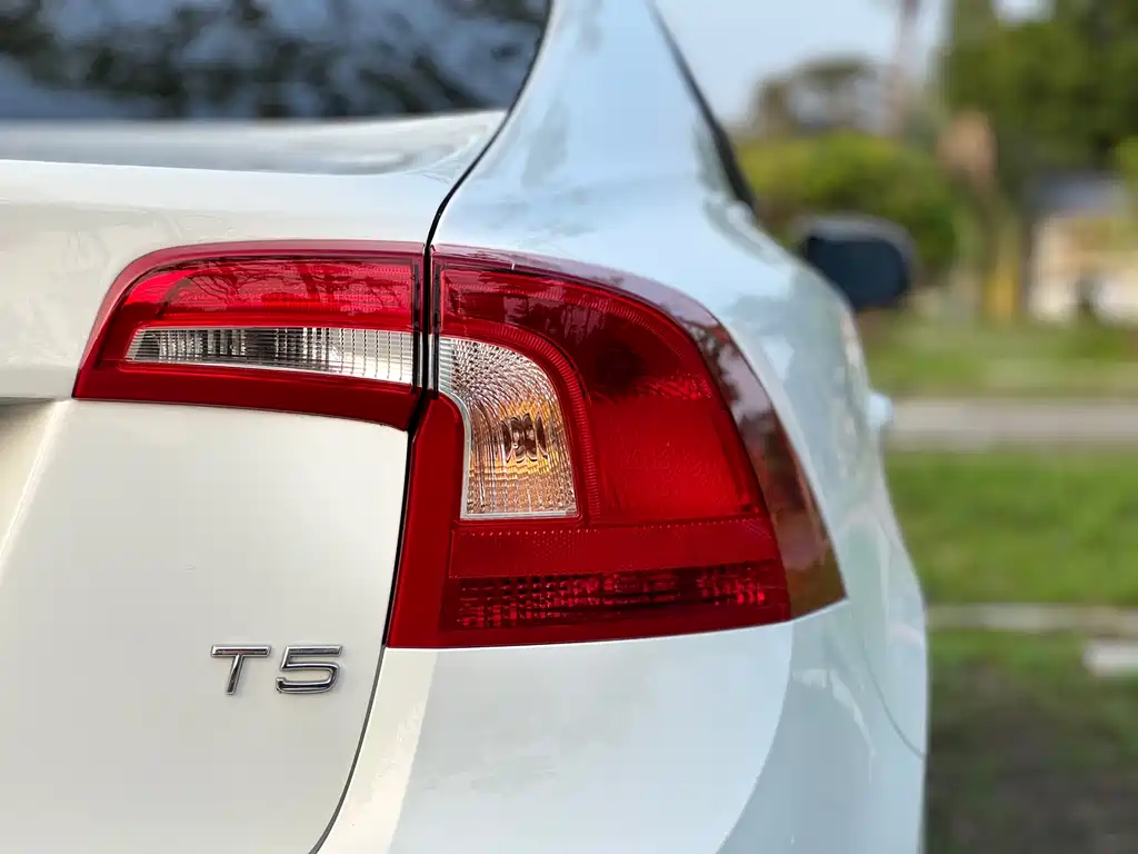 Volvo S60L 2019 T5