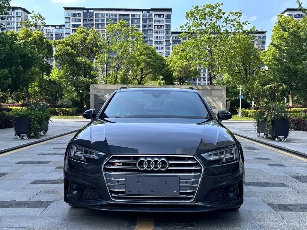 Audi A4 Avant 40 TFSI