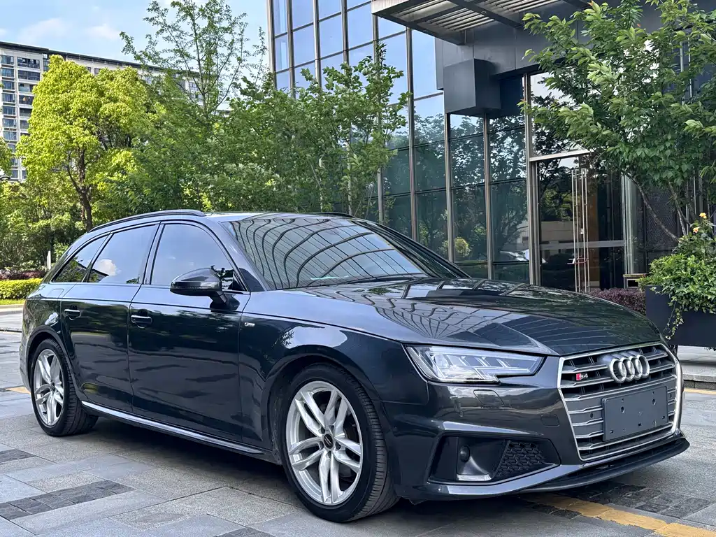 Audi A4 Avant 40 TFSI