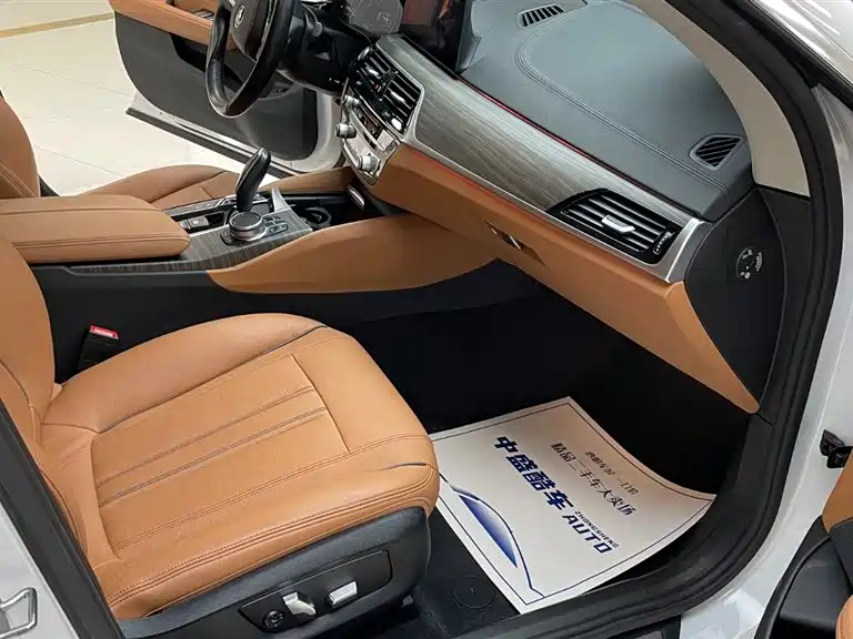 BMW 6 Series GT 2018 630i Luxury Design Package