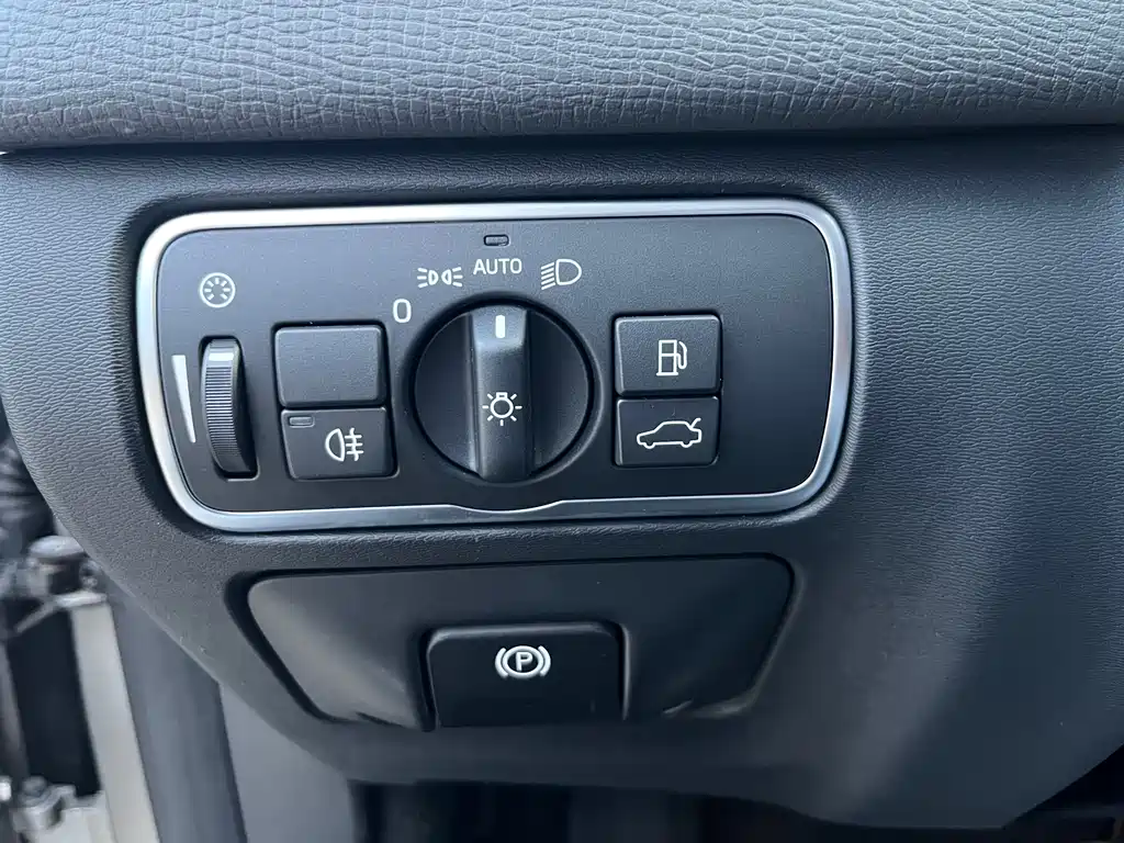 Volvo XC60 2016 T5 Zhiyuan Edition