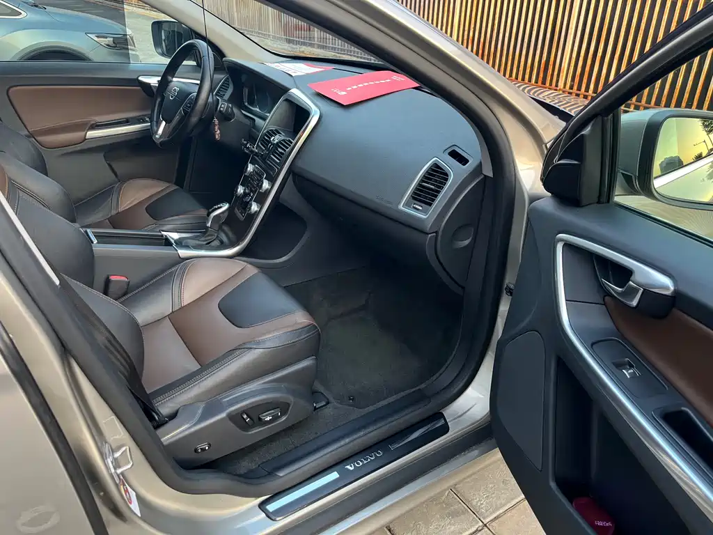 Volvo XC60 2016 T5 Zhiyuan Edition