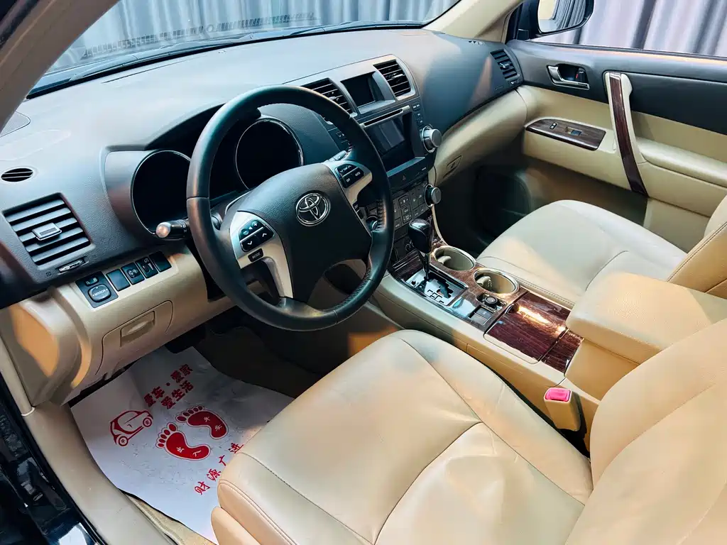 2012 Toyota Highlander 2.7L FWD 7-Seater Luxury Edition