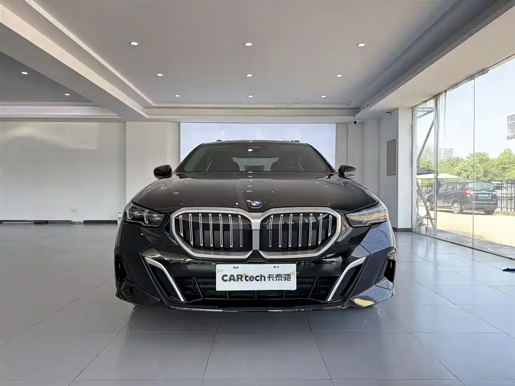 BMW 5 Series 2025 530Li Leading Edition M Sport Package