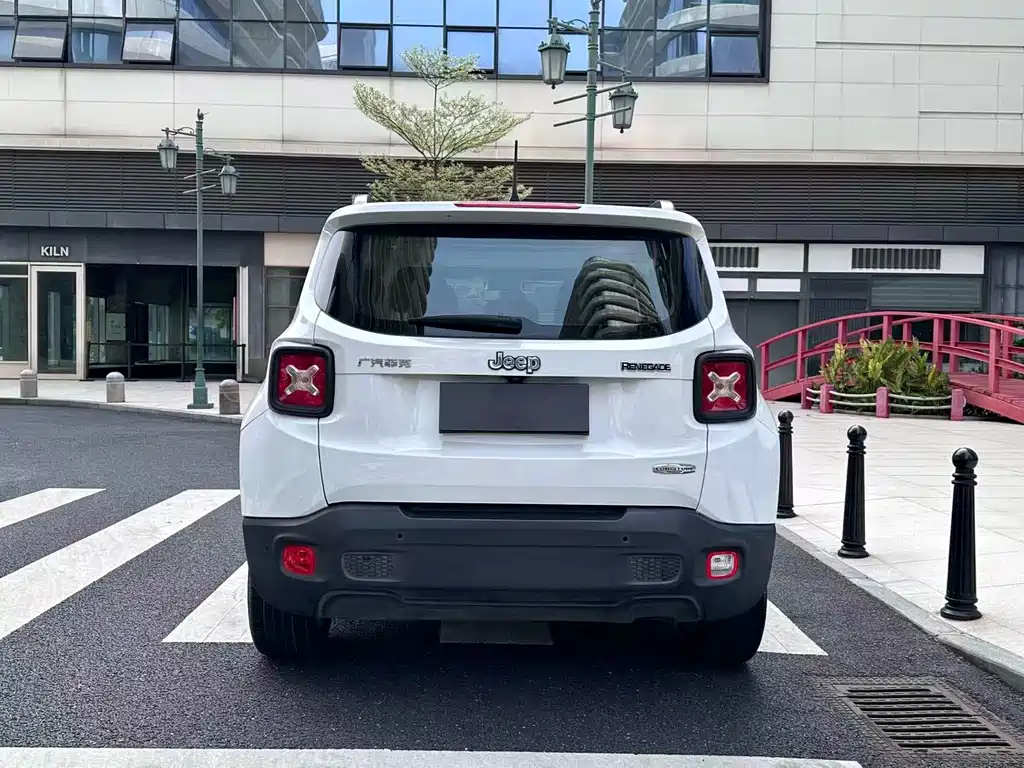 Jeep Renegade 2018 Connected Screen Edition 180T Automatic Energy Version