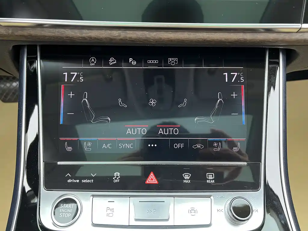 Audi Q7 2023 45 TFSI quattro S line