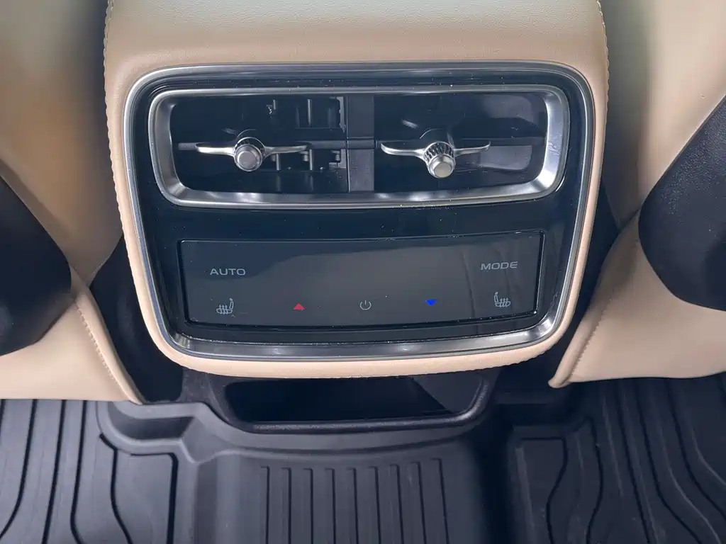 Geely Monjaro 2026 Dongfang Yao 2.0TD Automatic Lanxing Edition