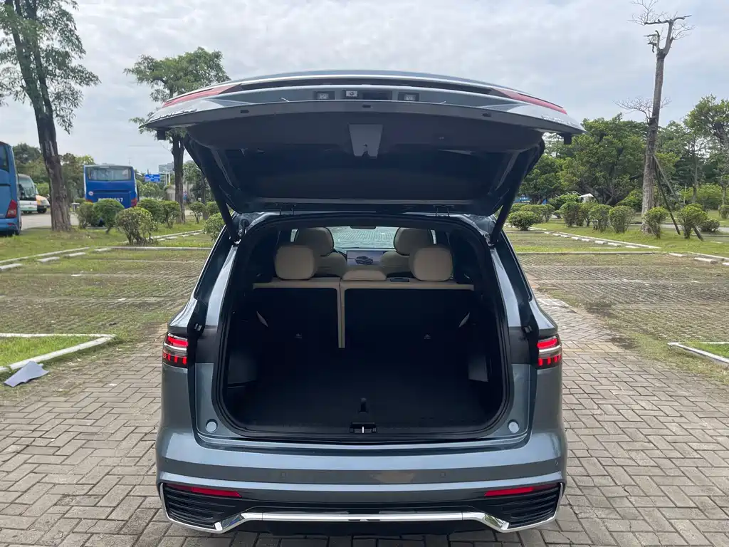 Geely Monjaro 2026 Dongfang Yao 2.0TD Automatic Lanxing Edition