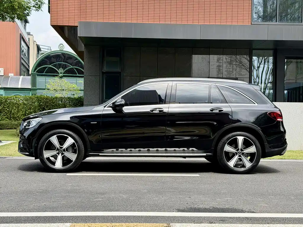 Mercedes-Benz GLC 300 L 4MATIC Dynamic Edition