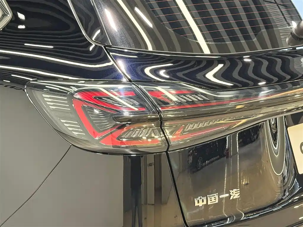 Hongqi HS5 2025 2.0T FWD Xuan Ying Edition