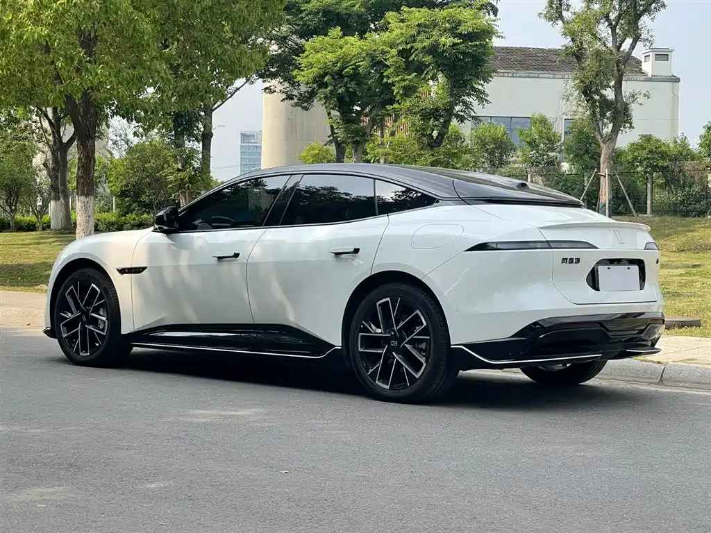 Avatr 06 2025 Ultra EV